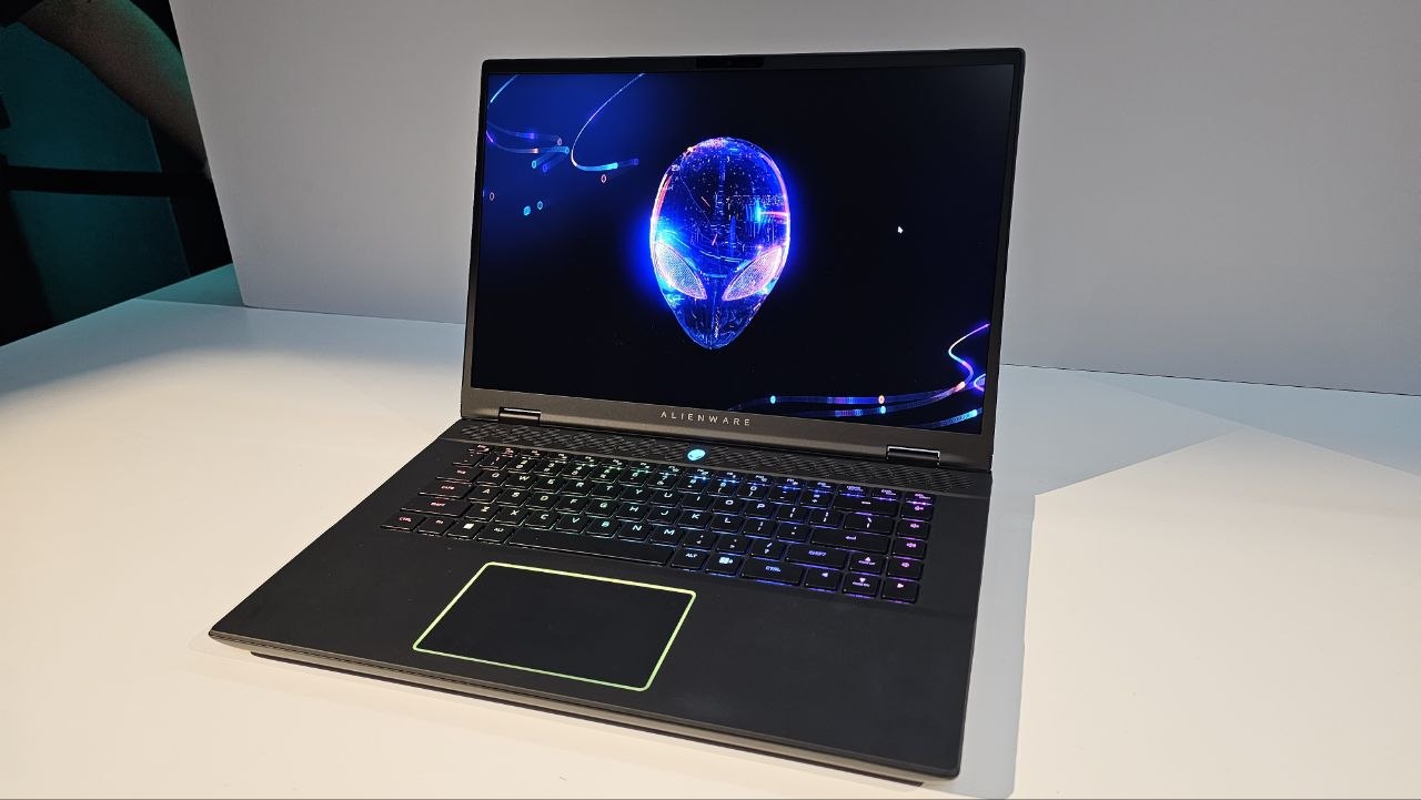 Продажа — Игровой ноутбук Alienware m16 R2 RTX 4070, Intel Core Ultra 7 155H, 16GB RAM