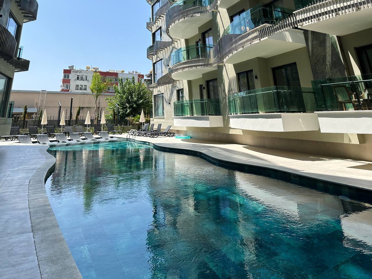 Дуплекс 4+1 в центре Алании, 100м до моря, BEST HOME 36, множество бассейнов и удобств