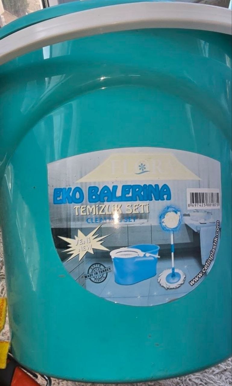 Продаю набор для уборки Flora F187 Balerina с ведром и вращающейся шваброй из микрофибры, цвет бирюзовый