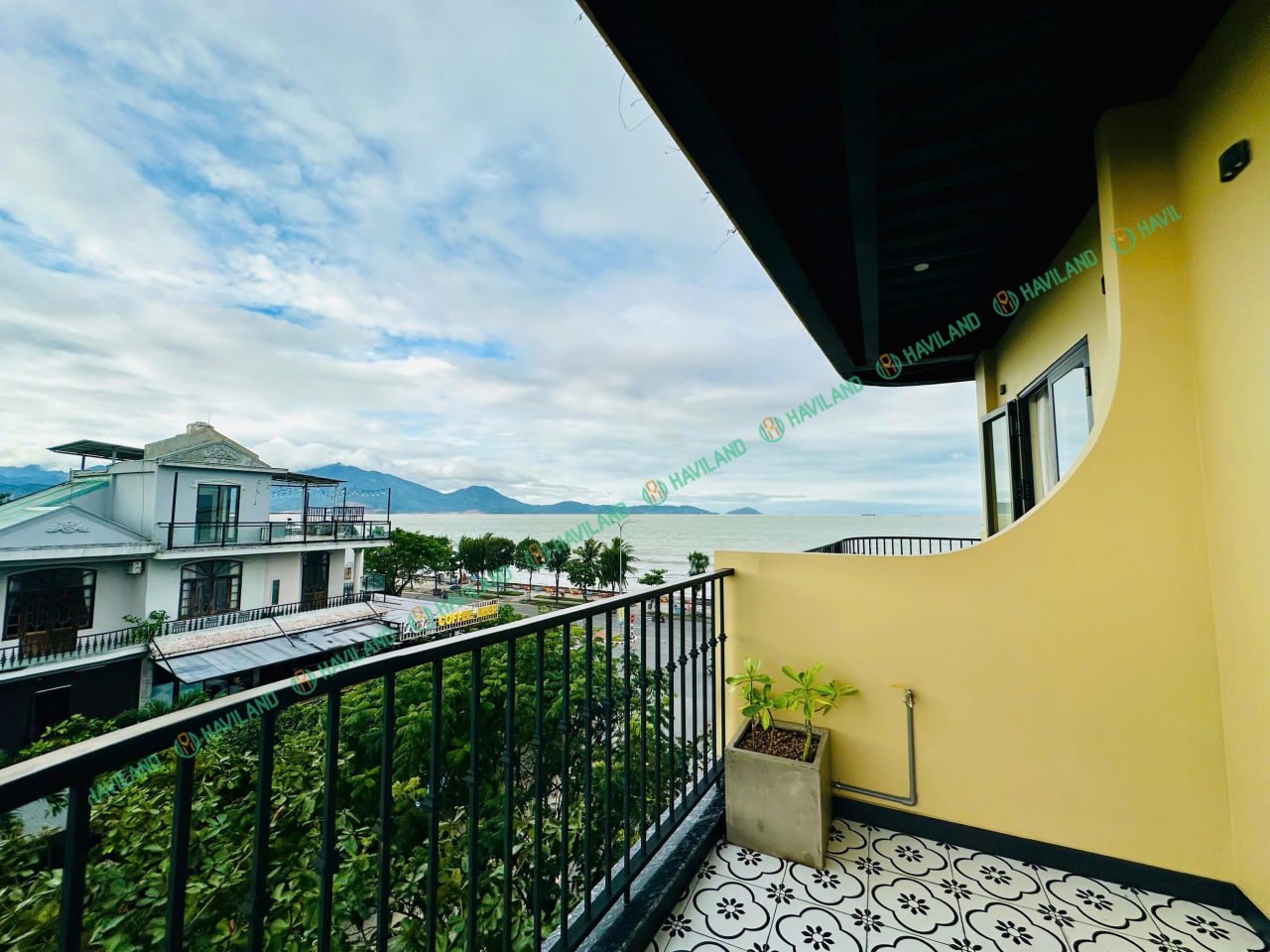 Studio Apartment for Rent on Nguyen Tat Thanh, Da Nang
