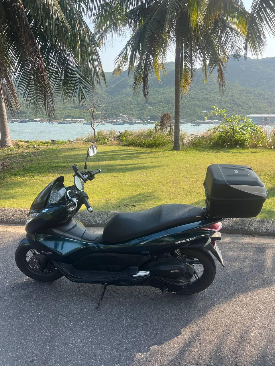 Аренда обслуженных байков Yamaha NVX, Honda PCX/AirBlade/Exel с доставкой в Нячанге