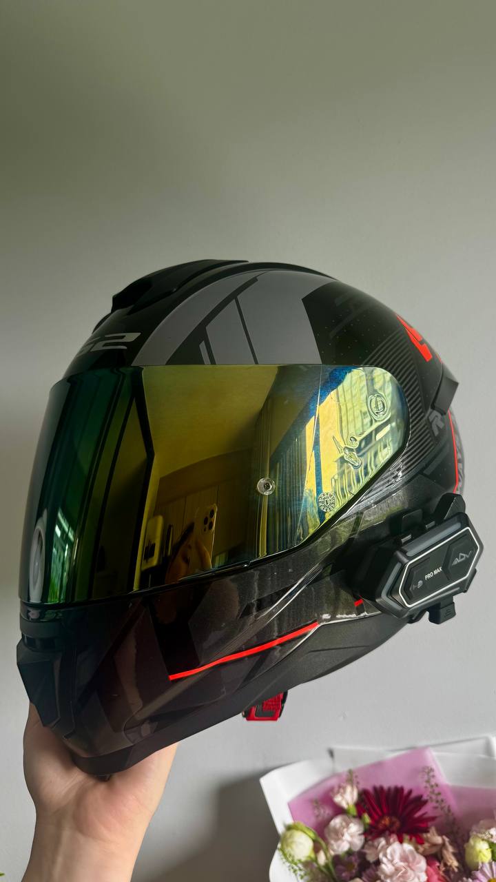 Шлем LS2 Flash FF802 с Bluetooth-гарнитурой, размер L за 1900 THB.