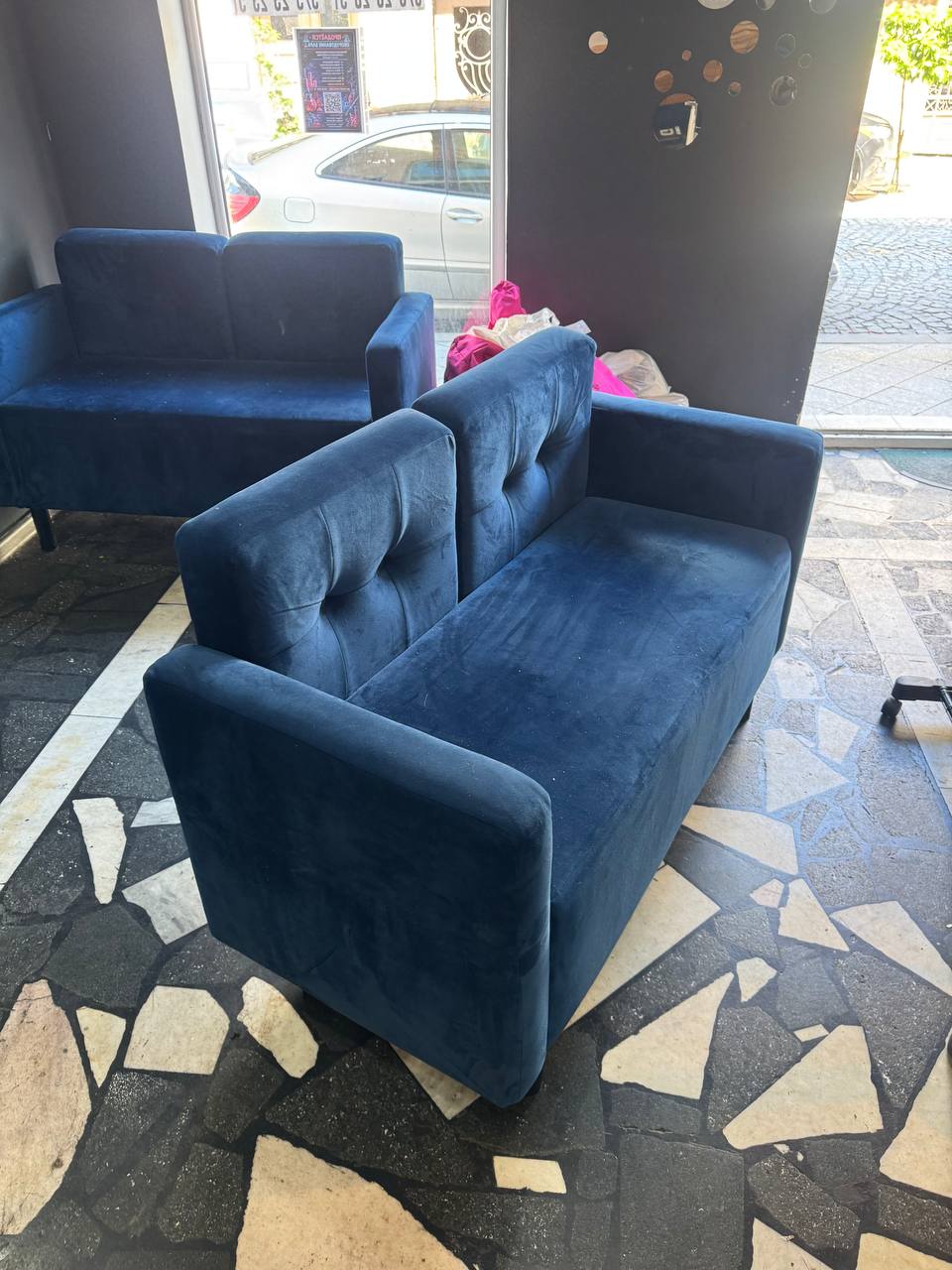 Soft sofa with sides, 135×60×85 cm, steel frame, scratch-resistant, 550 lari