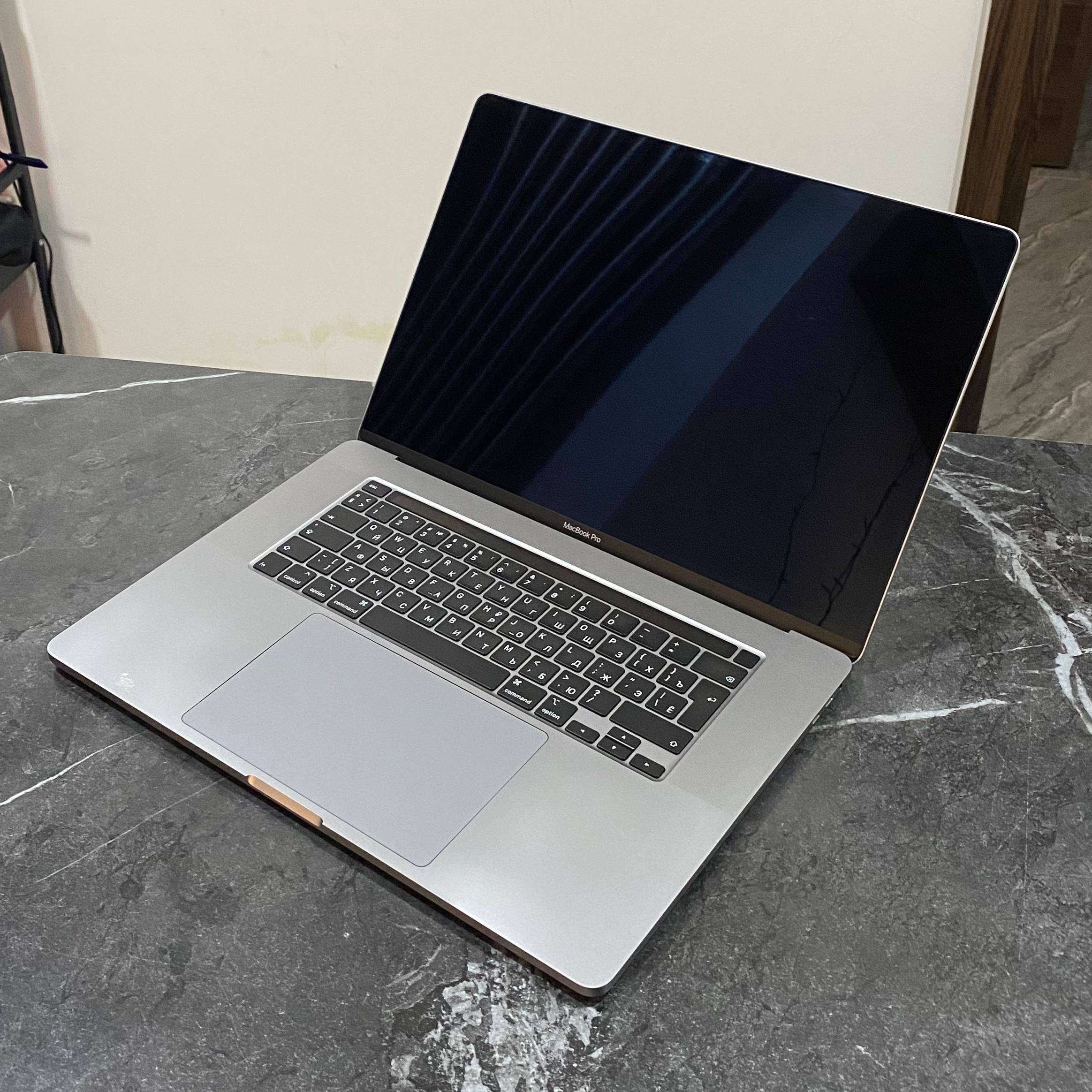 Продажа — Macbook Pro 16 2019 на запчасти или ремонт