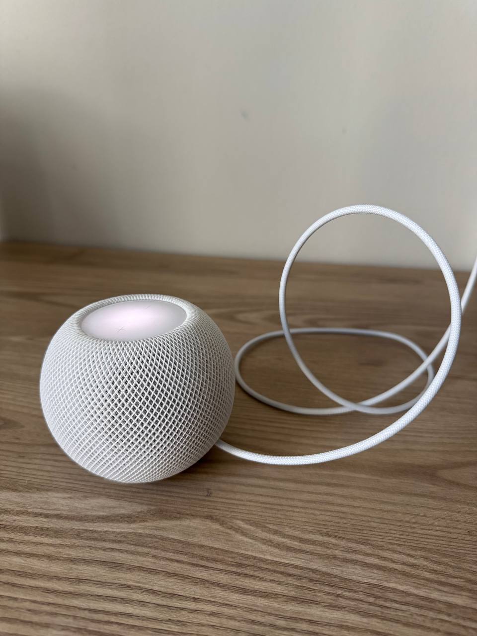 HomePod mini, Keychron K6, Logitech MX Ergo Plus