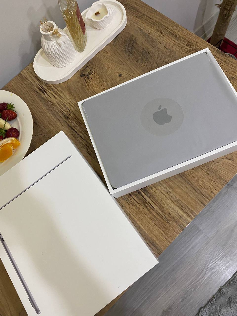Macbook Air M2 2022, 8GB RAM, 256GB SSD, отличное состояние, оригинальное зарядное устройство и коробка
