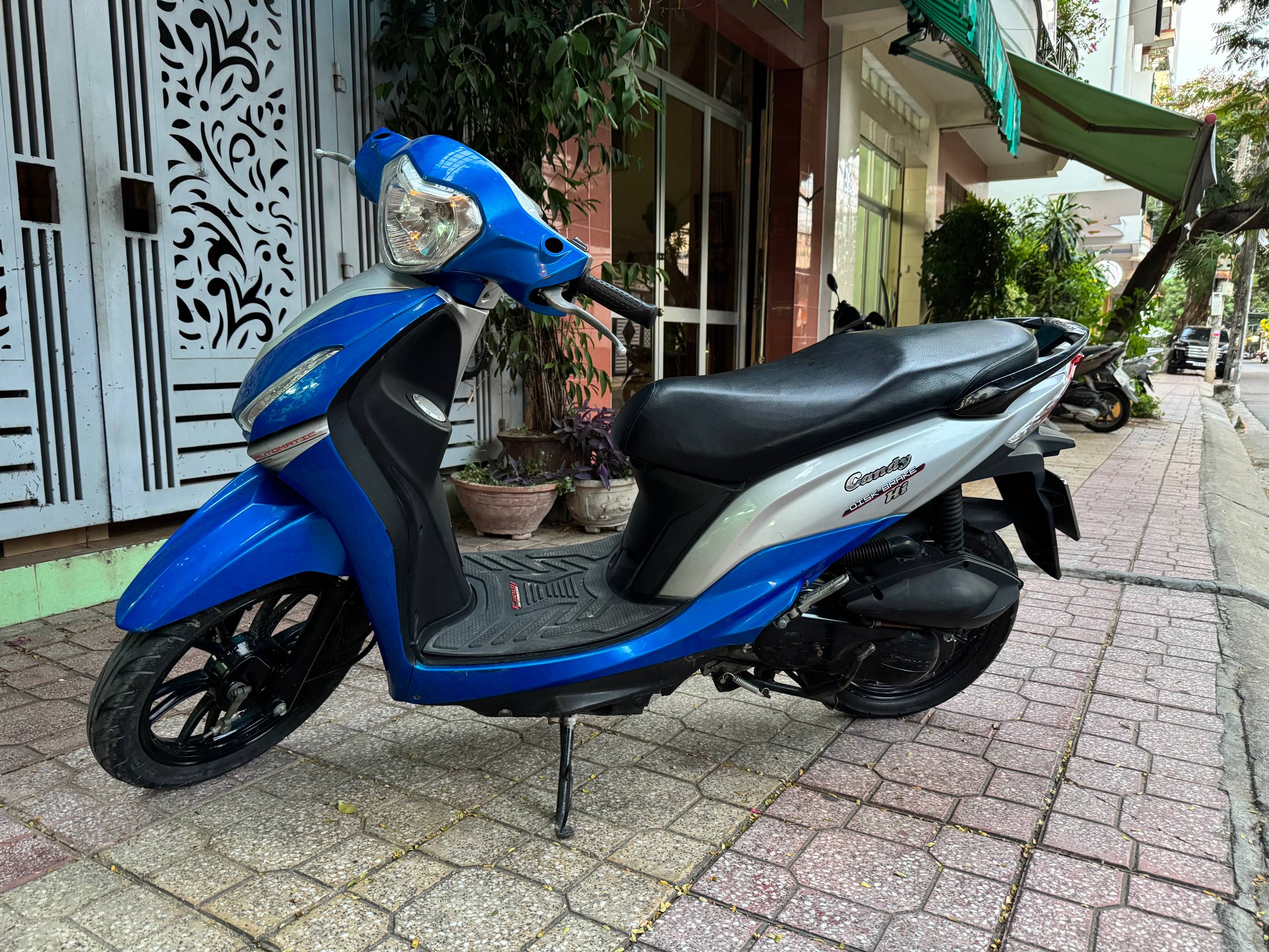 Продажа — Scooter Kymco Hermosa Candy 2023, 50cc, automatic, lockable, documents available, Nha Trang (north)