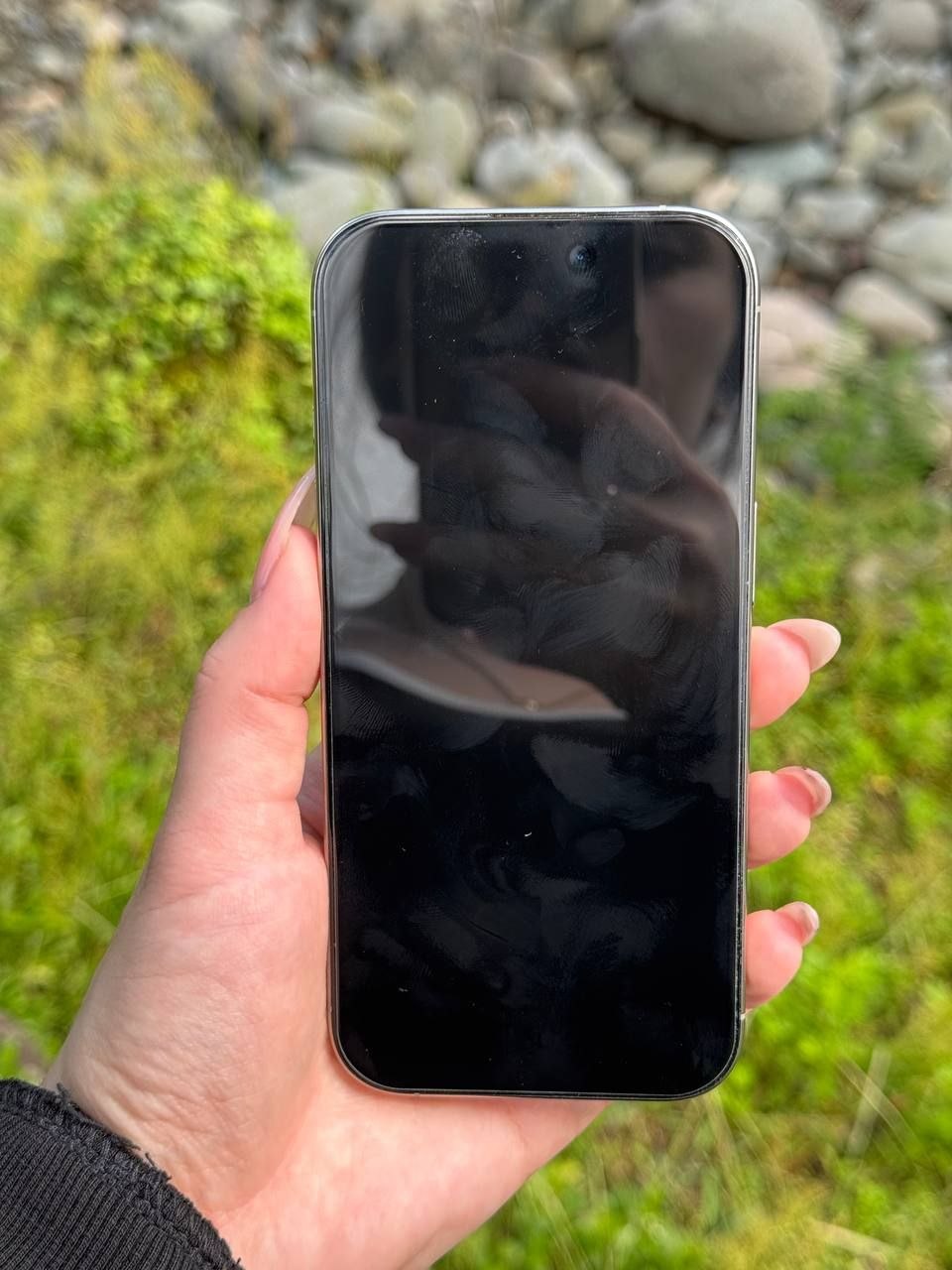Продажа — iPhone 16 Pro 256GB, серый титан, 92% батарея, 2200 лари