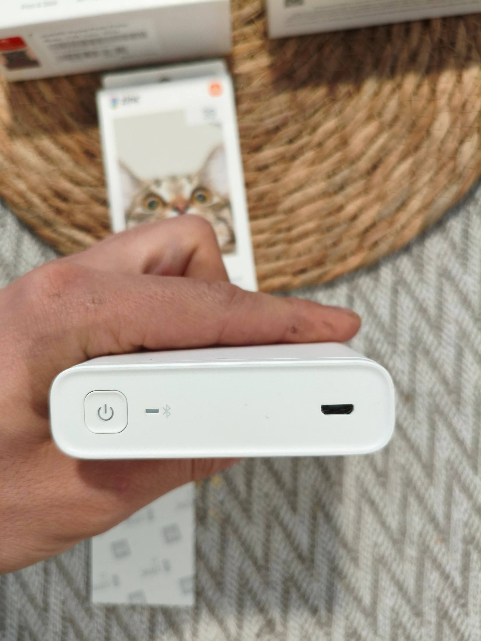 Huawei pocket photo printer, like new, includes extra photo paper, 100