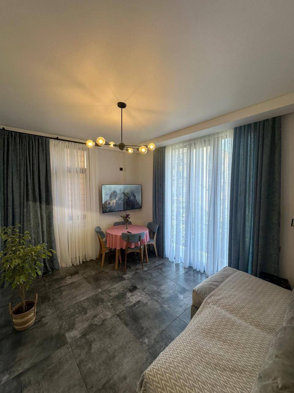 2+1 квартира в старом Батуми, 80 м², 3/4 этаж, хороший ремонт, на 2 месяца