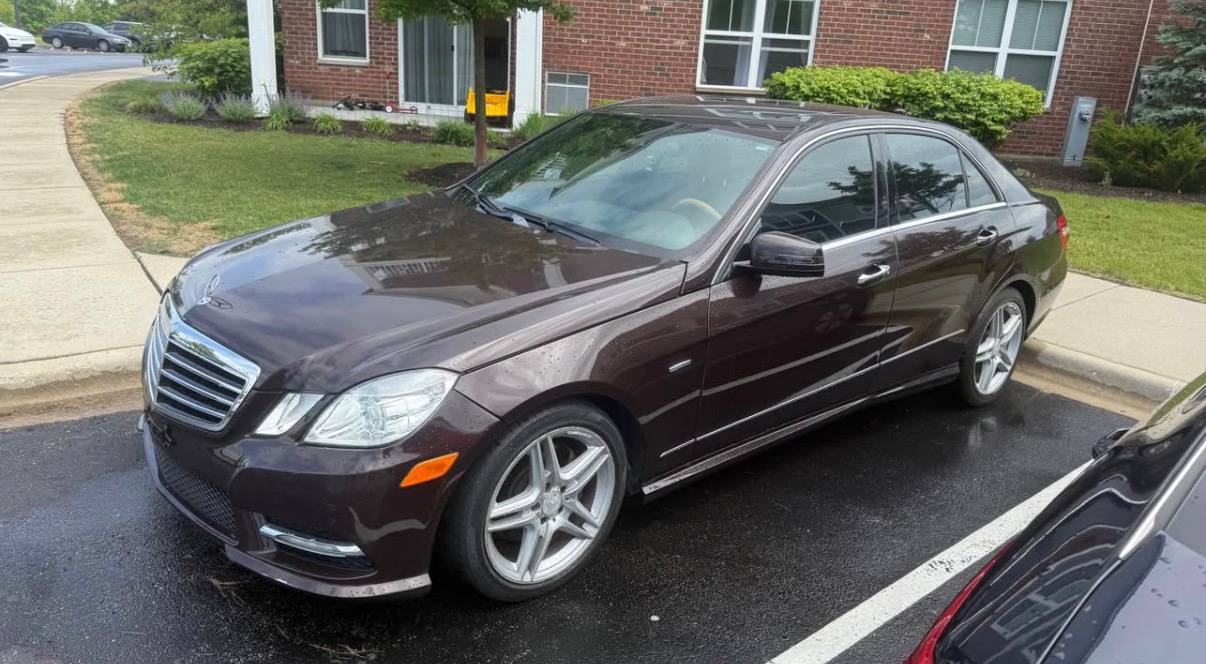 Продается Mercedes E350 2012 года, пробег 145 000, чистый титул