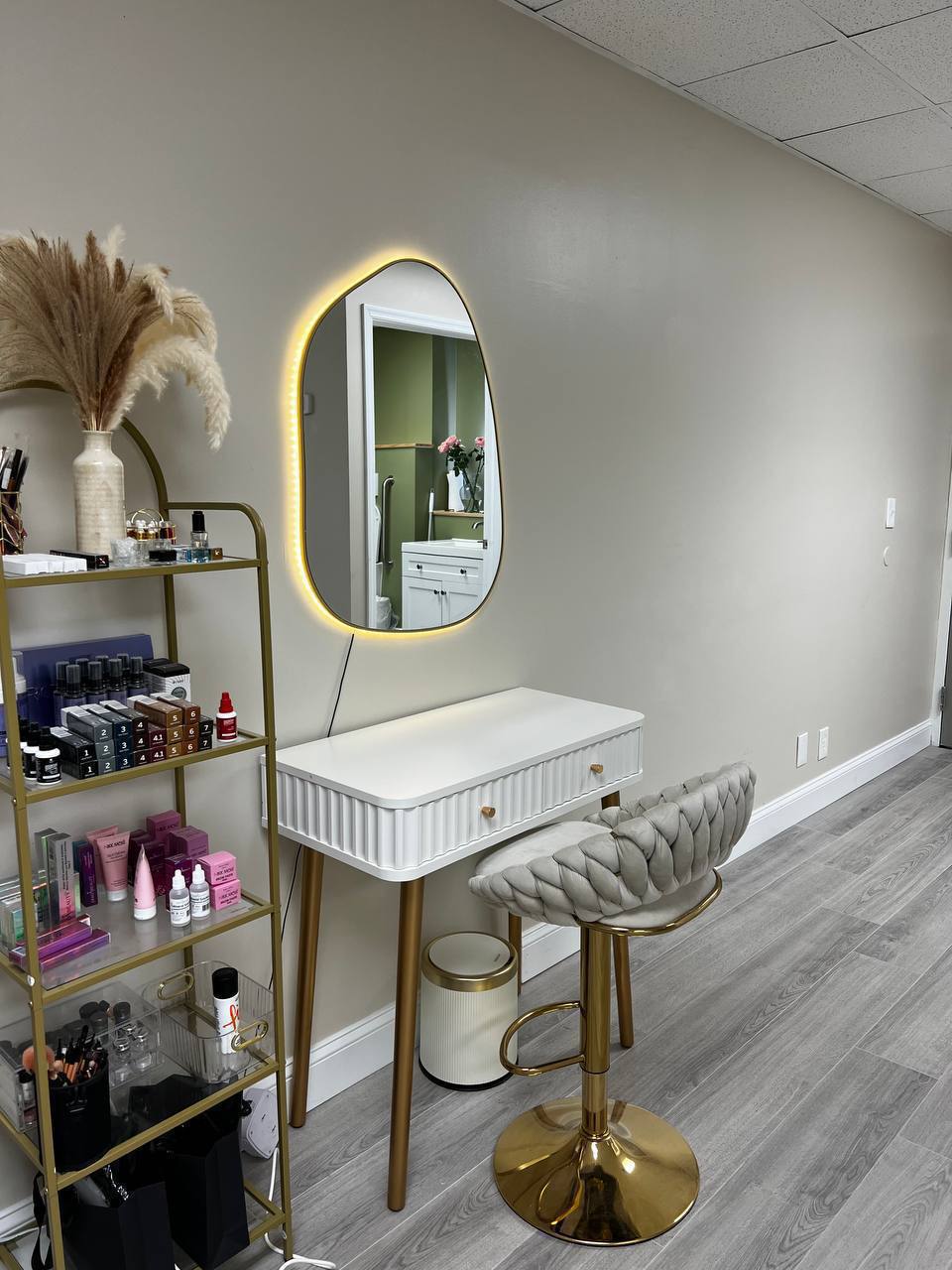 Makeup table, 2 shelves, cabinet, furniture set