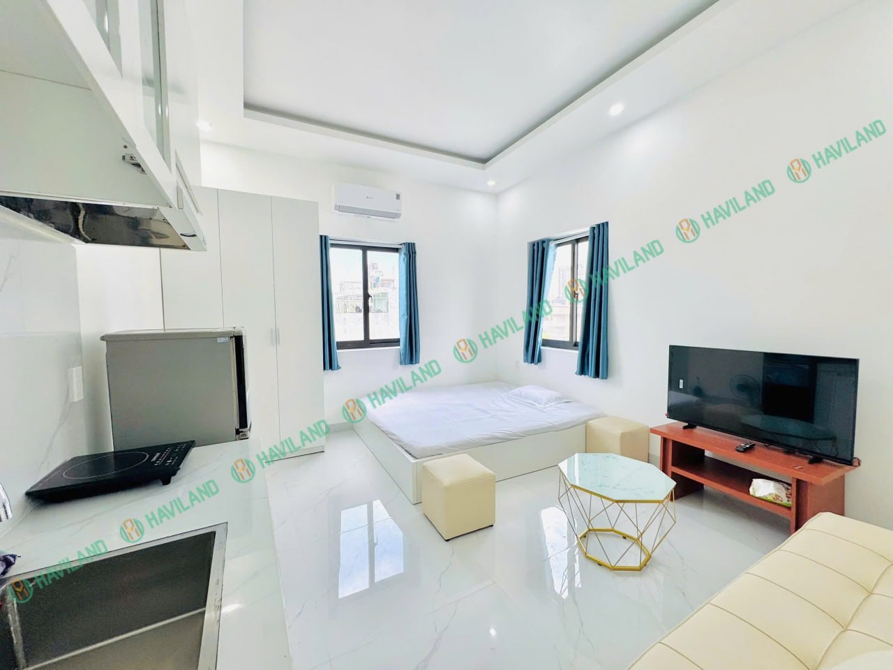 Studio apartment with balcony, Nguyen Thien Ke Street near My Khe beach, fully furnished, high-speed internet