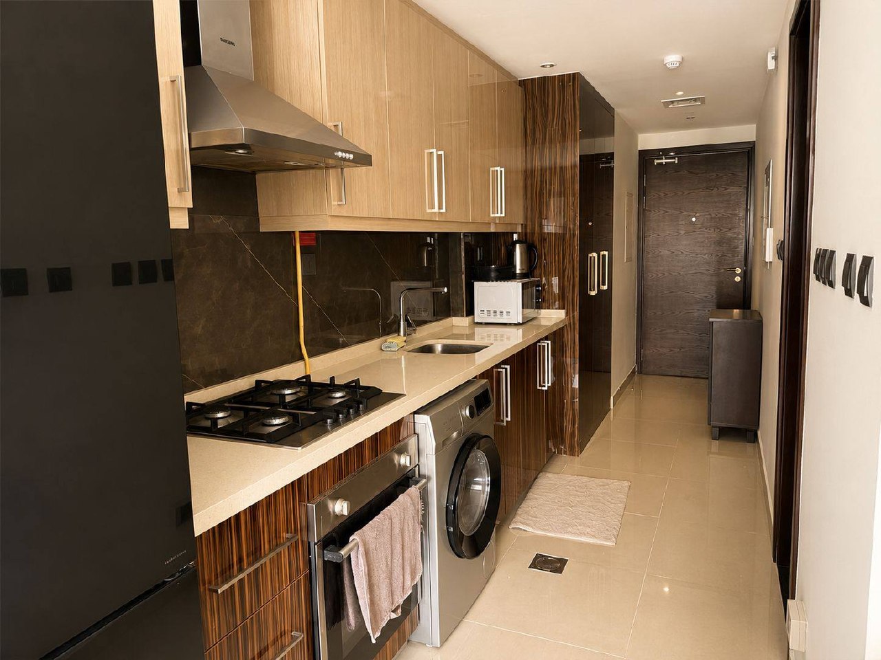 Studio for rent in Business Bay, 4900 AED/month or 75000 AED/year