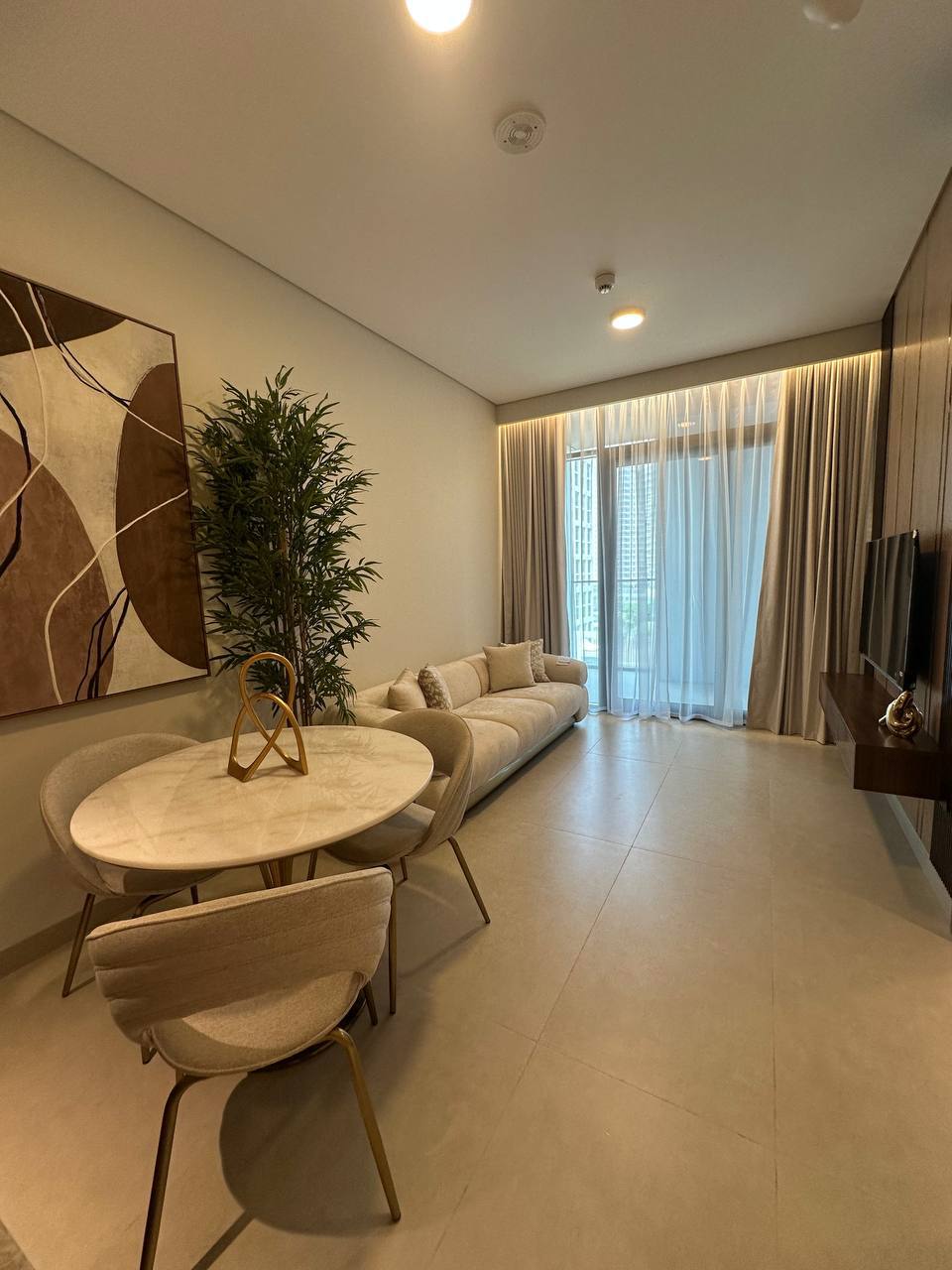 Аренда — Однокомнатная квартира в West Five Business Bay Residences, Business Bay