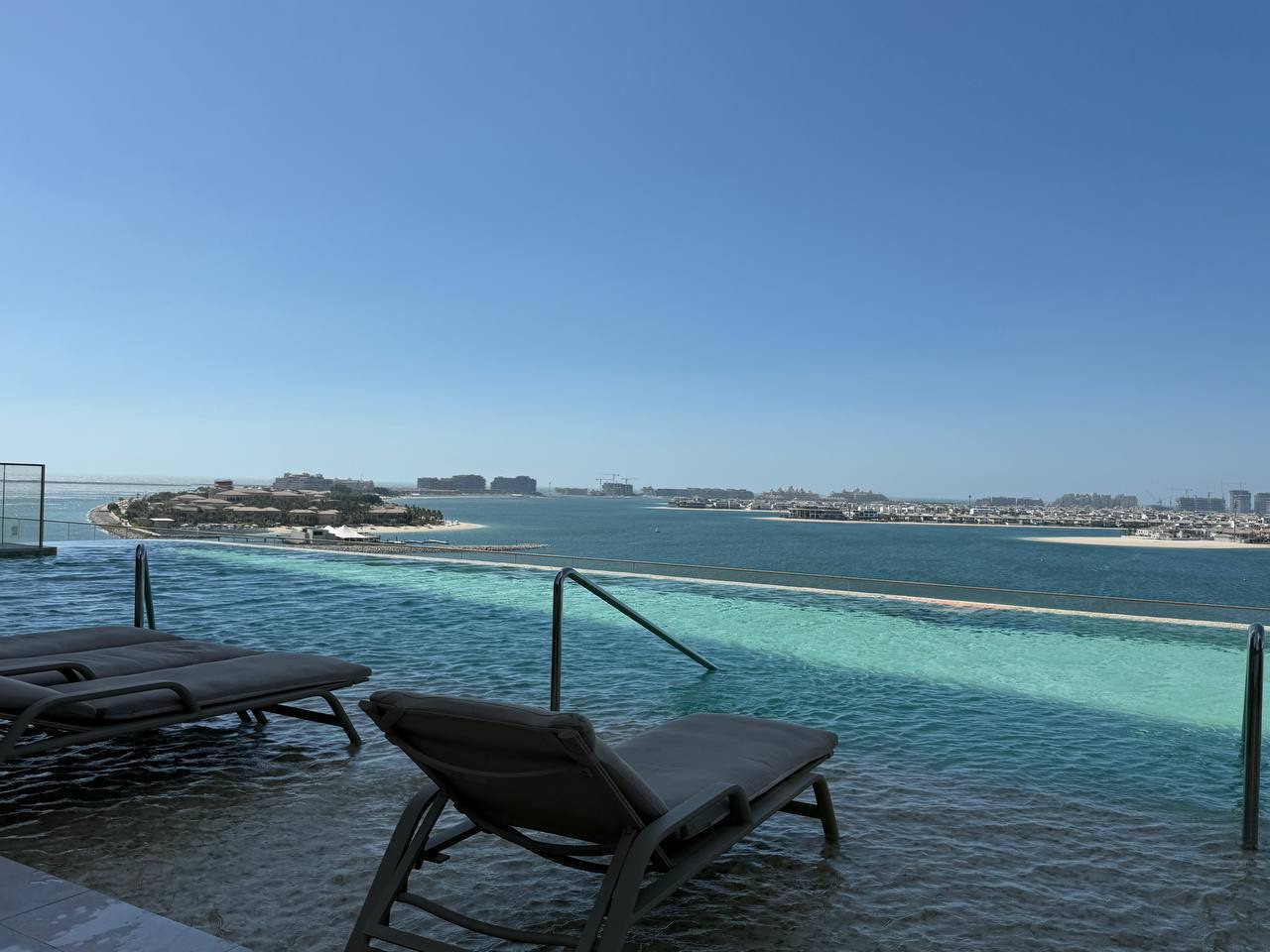 Сдам 1-комнатную квартиру в Emaar Beachfront, Grande Blue by Elie Saab