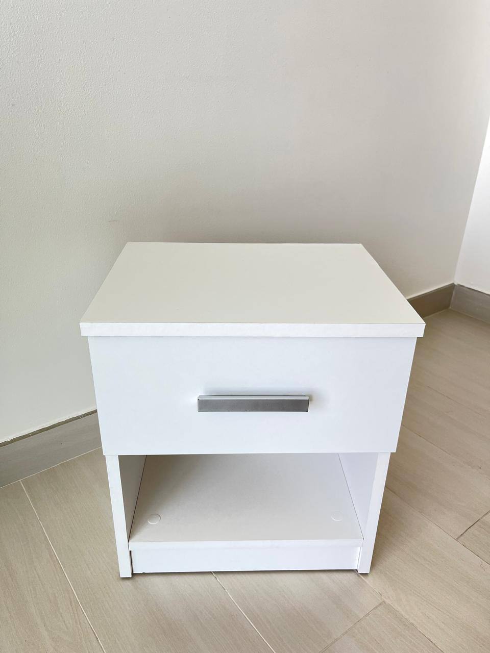 Продажа — Тумбочка — 50 AED
