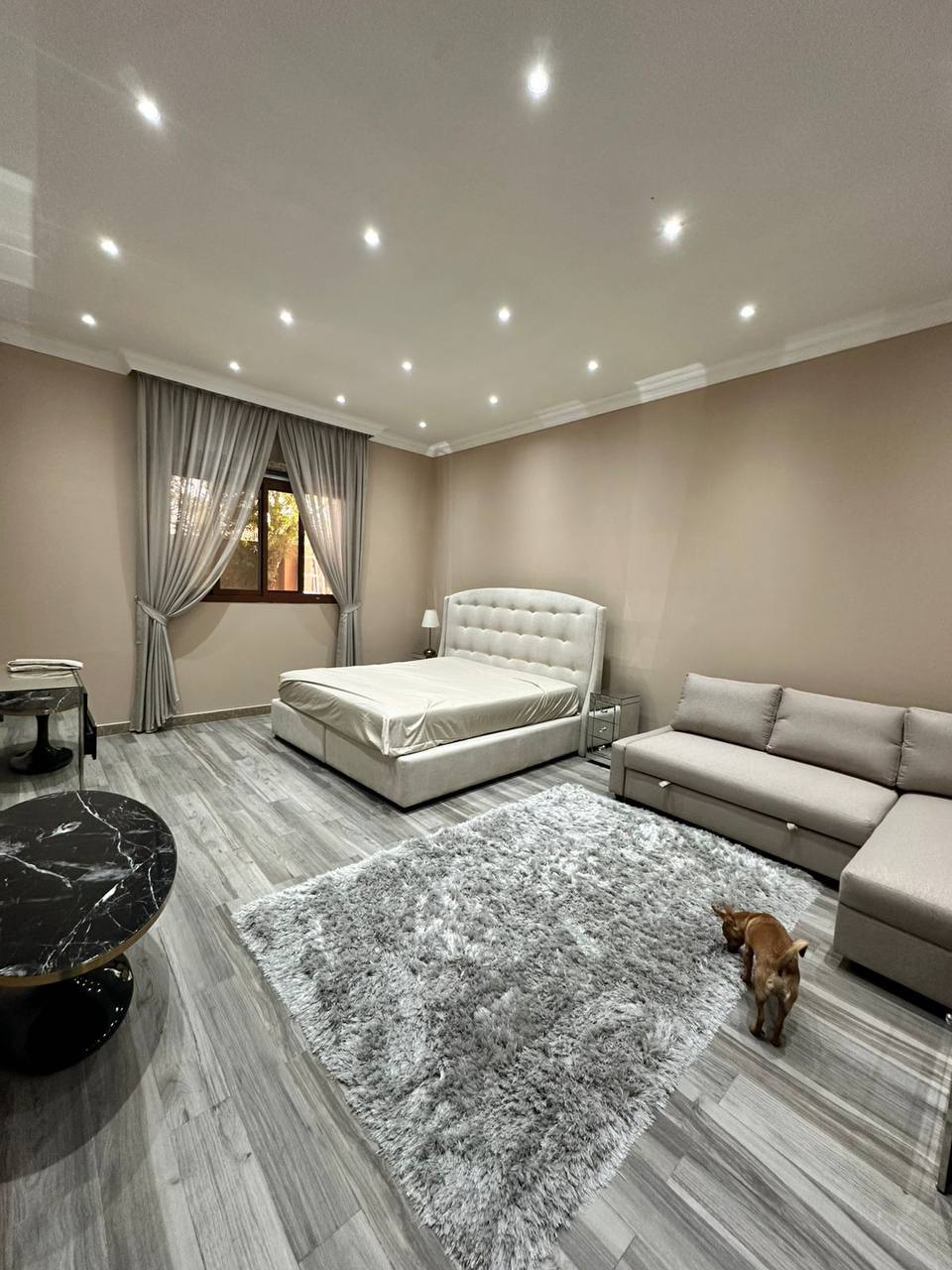 Two master rooms on Jumeirah villa with private bathrooms