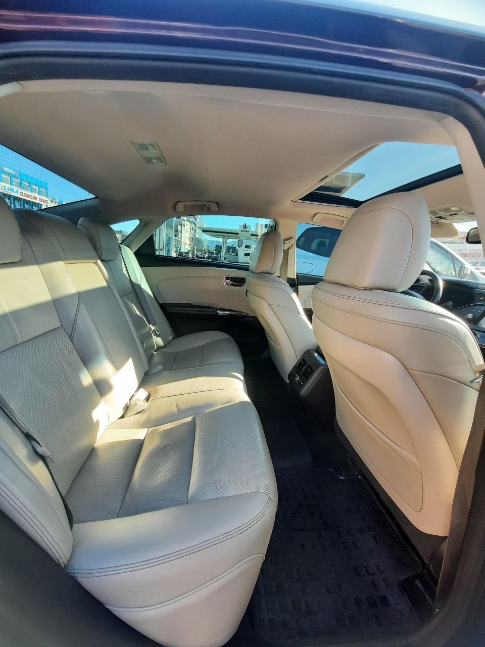 Трансфер и туры по Грузии. Toyota Avalon, климат-контроль, 4 пассажира