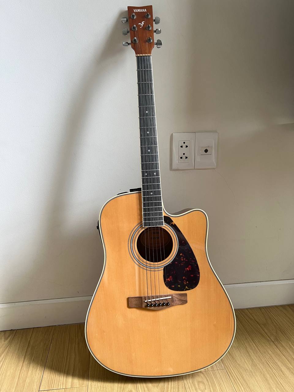 Продажа — Электроакустическая гитара Yamaha Fx370c