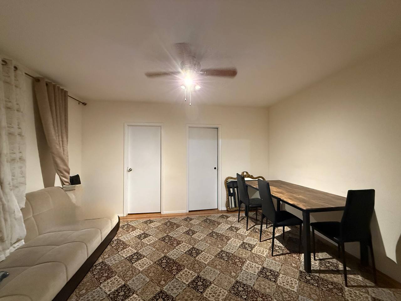 Bed in shared room for men at Kings Highway with internet and utilities included, laundry on premises.