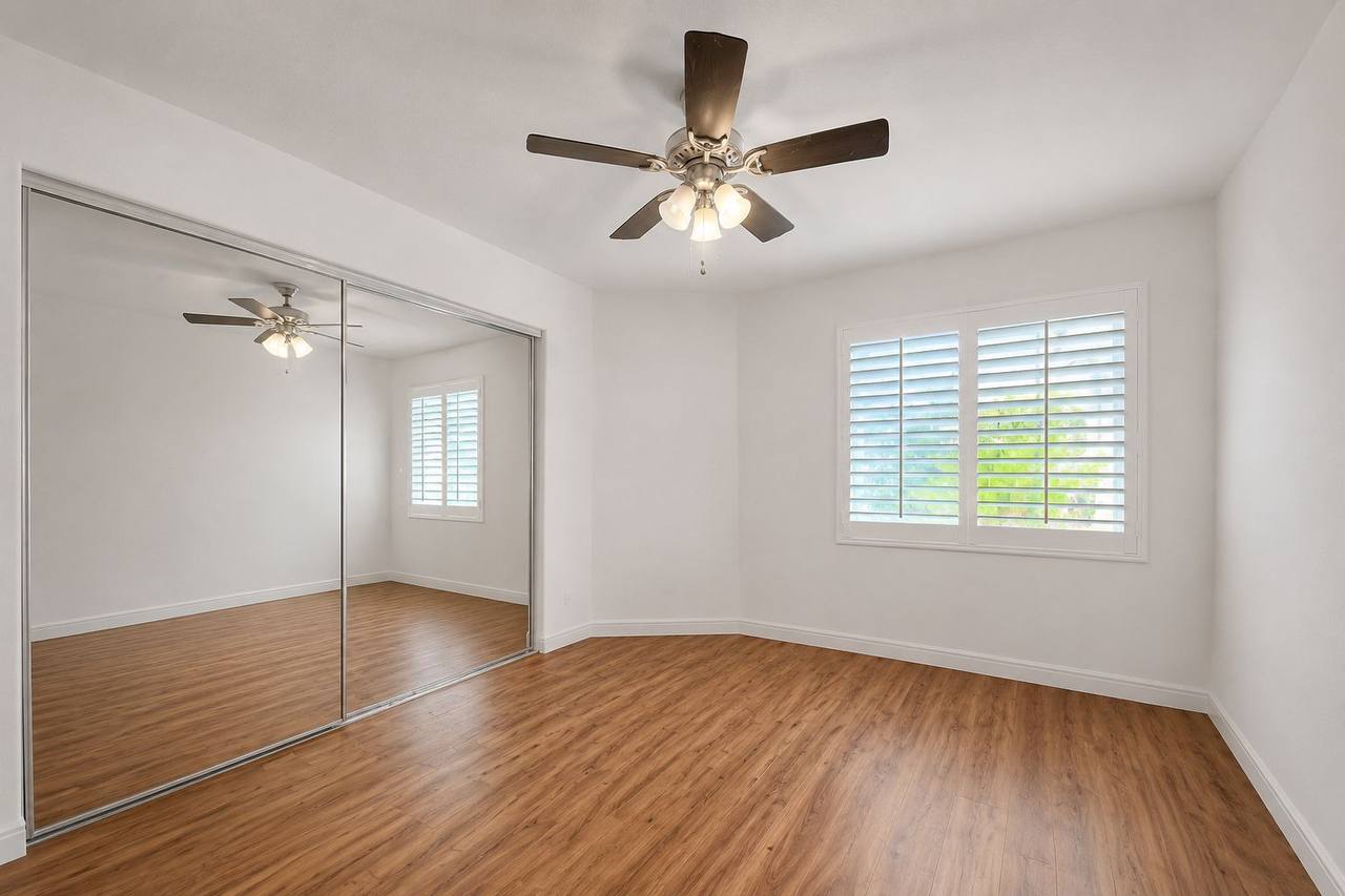 Room with private bathroom, San Bernardino - all utilities included