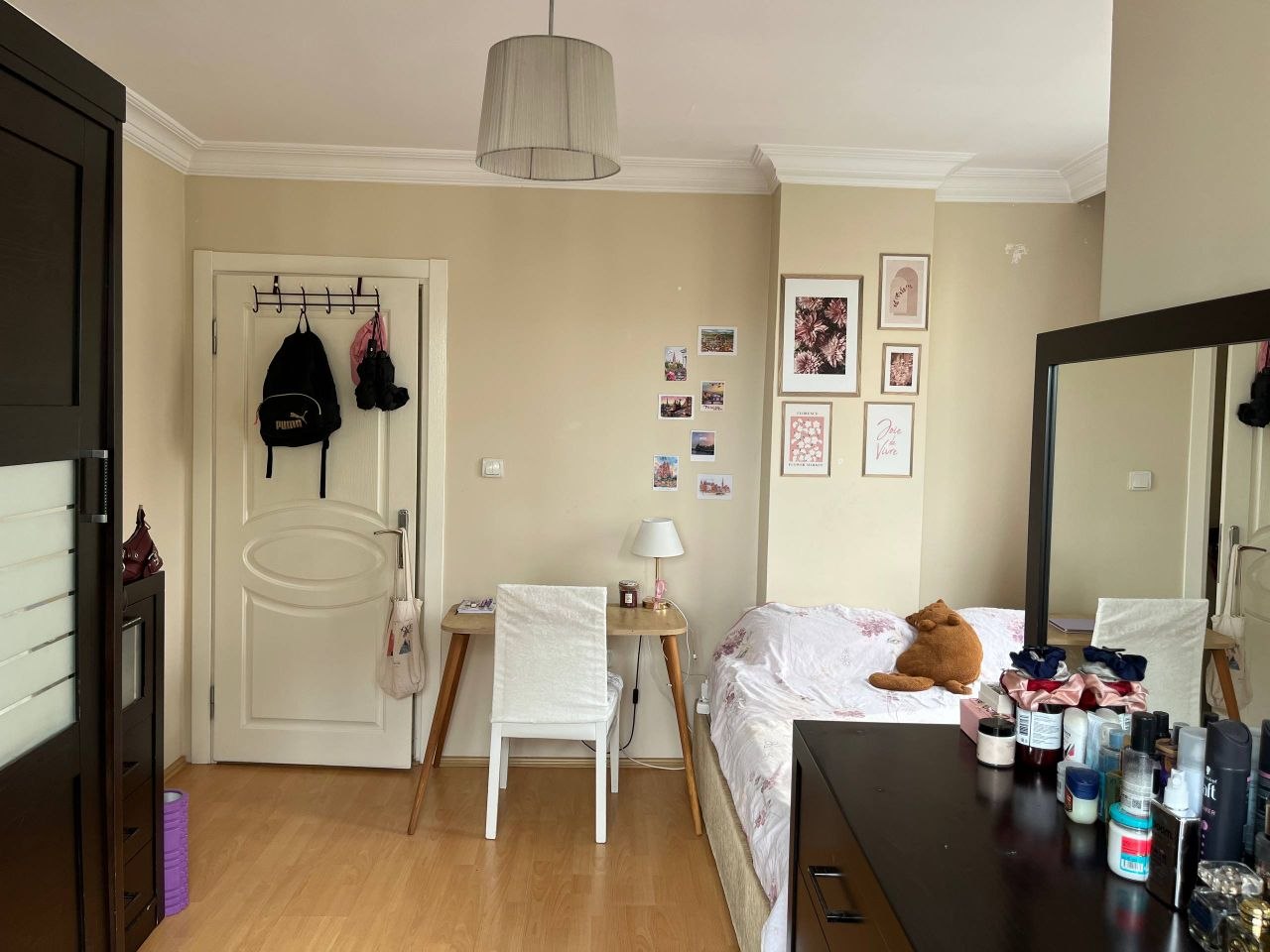 Сдаётся комната для девушки в квартире 2+1, район Karadolap, Eyüpsultan