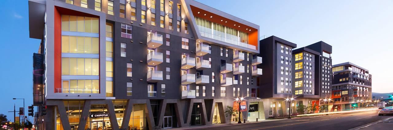 Просторная комната с отдельной ванной в 2br/2ba Glendale, рядом Галерея и Americana, для девушки или пары, с 30 июня