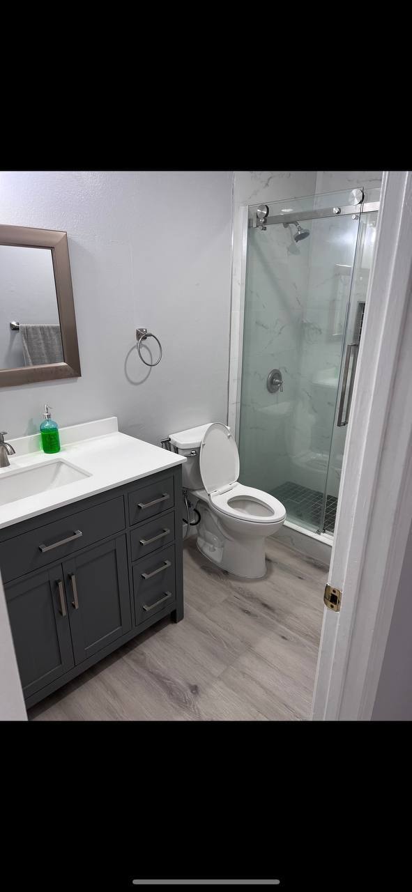 Сдача комнаты с санузлом в доме в North Hollywood, Cohasset St