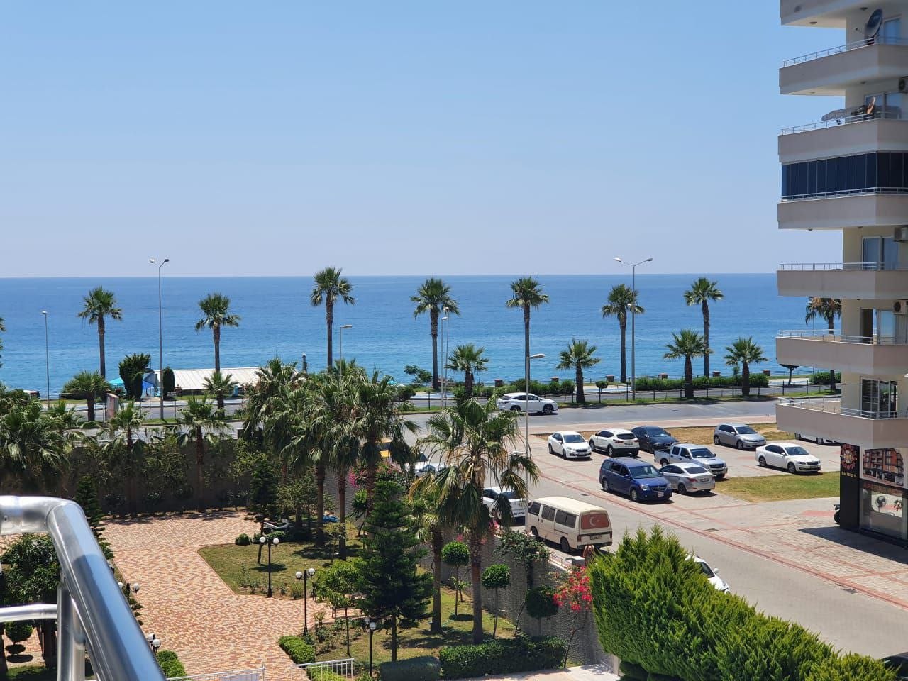 Апартаменты 2+1 люкс в Махмутларе, 115м², вид на море и горы, 20м до моря, 1800€ месяц, без комиссии