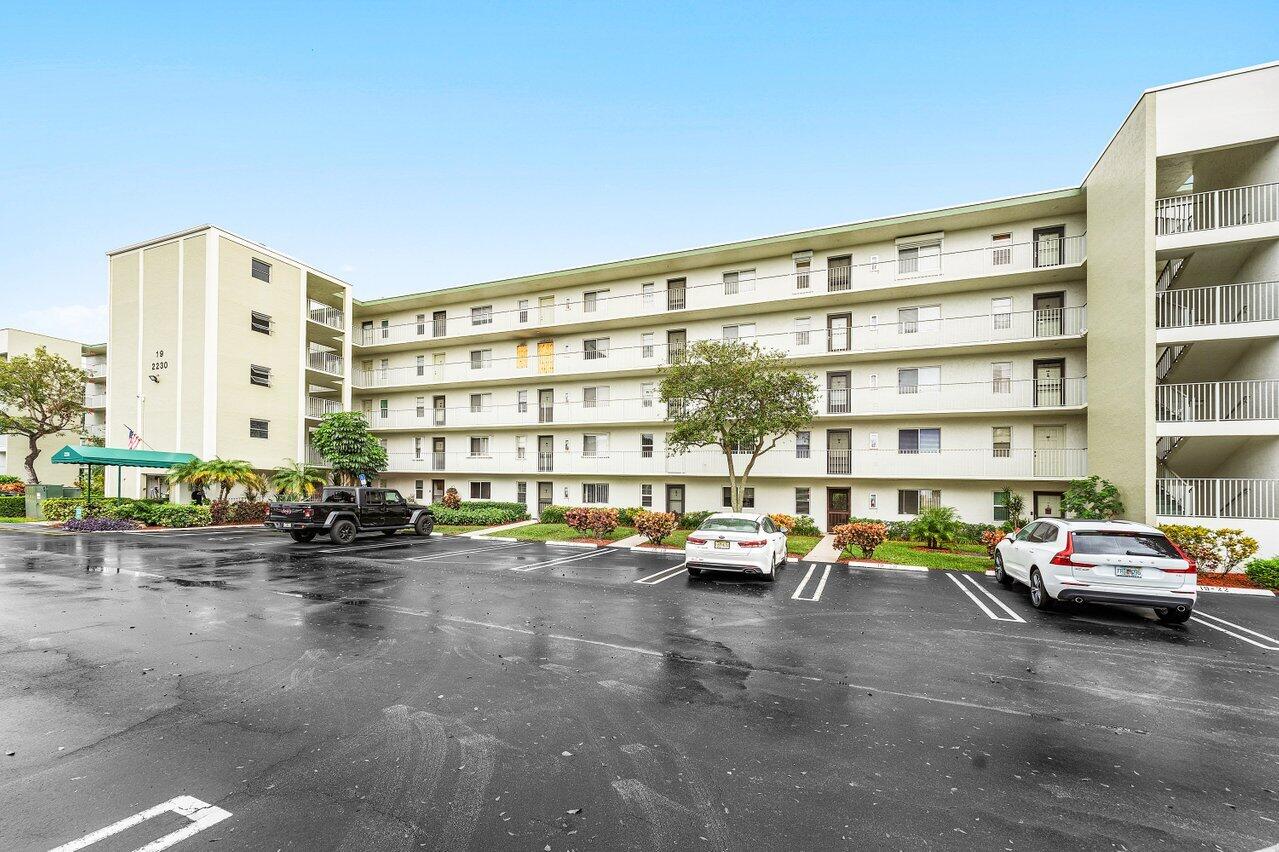 Просторная квартира в Pompano Beach, 2 спальни, 2 ванные комнаты