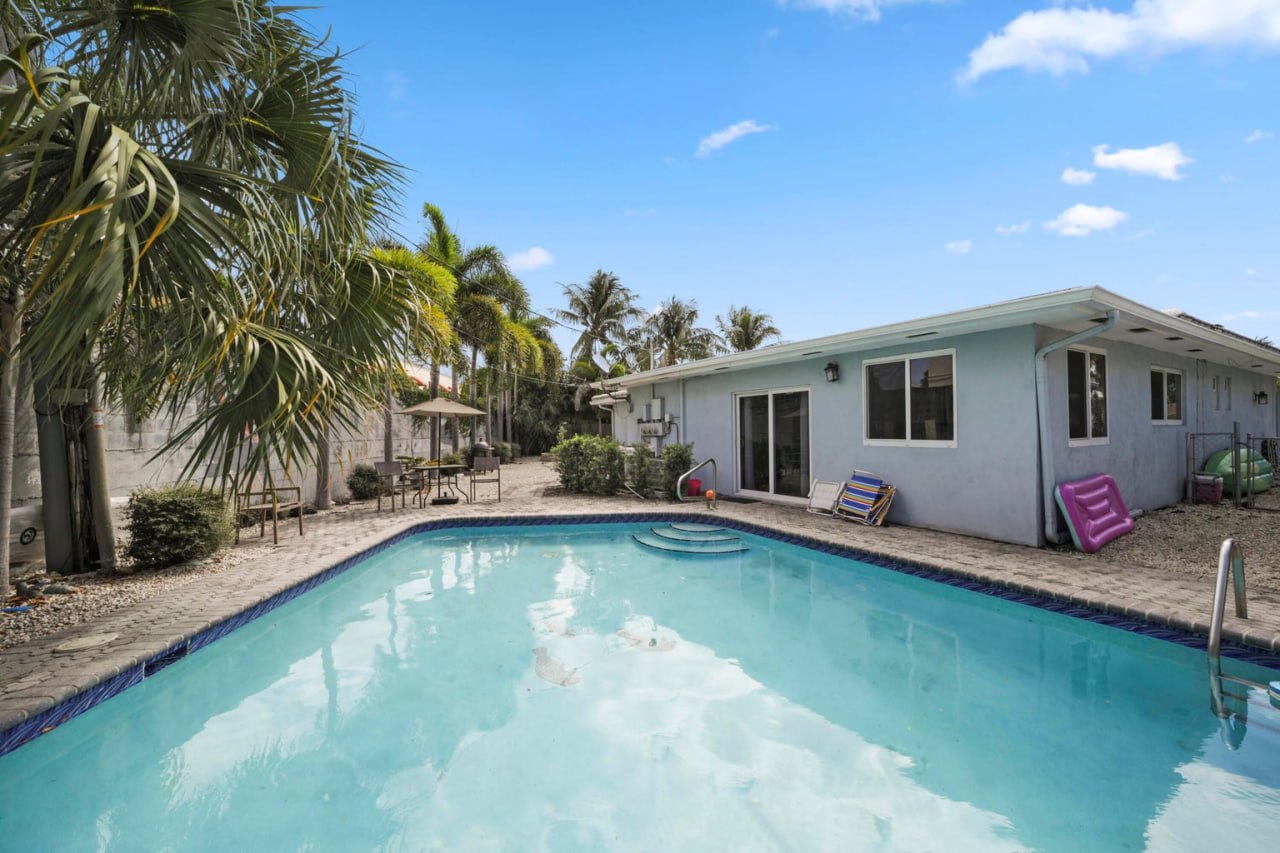 Lighthouse Point rental - $1450. 1 bedroom, 1 bathroom apartment with pool, renovated, near the ocean and shops.