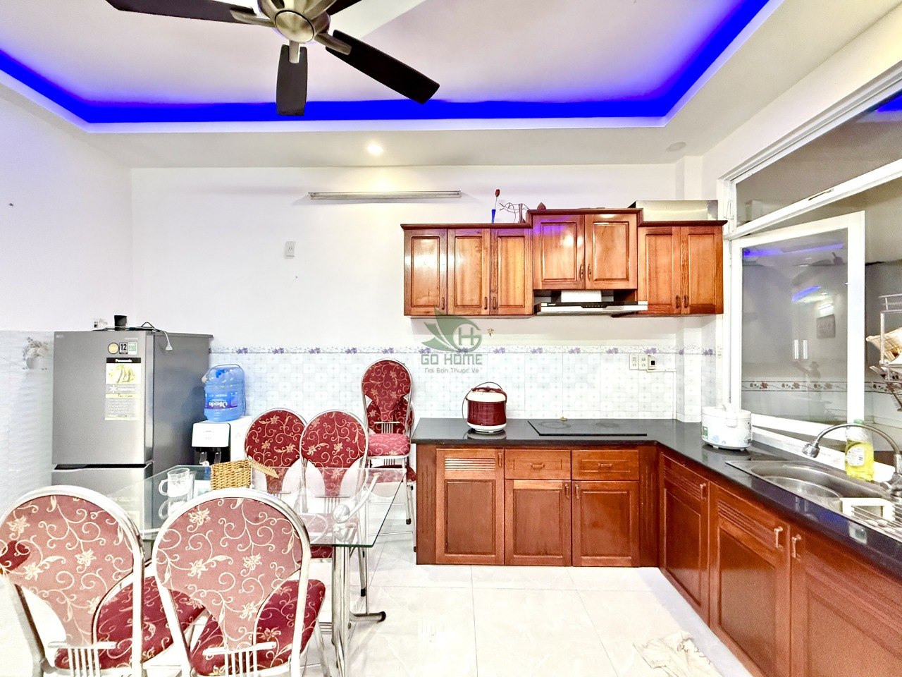 3-bedroom furnished house for rent, 210 m², 3 stories, near city center and beach