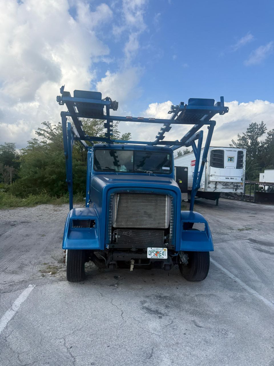 Продажа грузовика Freightliner Classic Stinger 2001 с прицепом