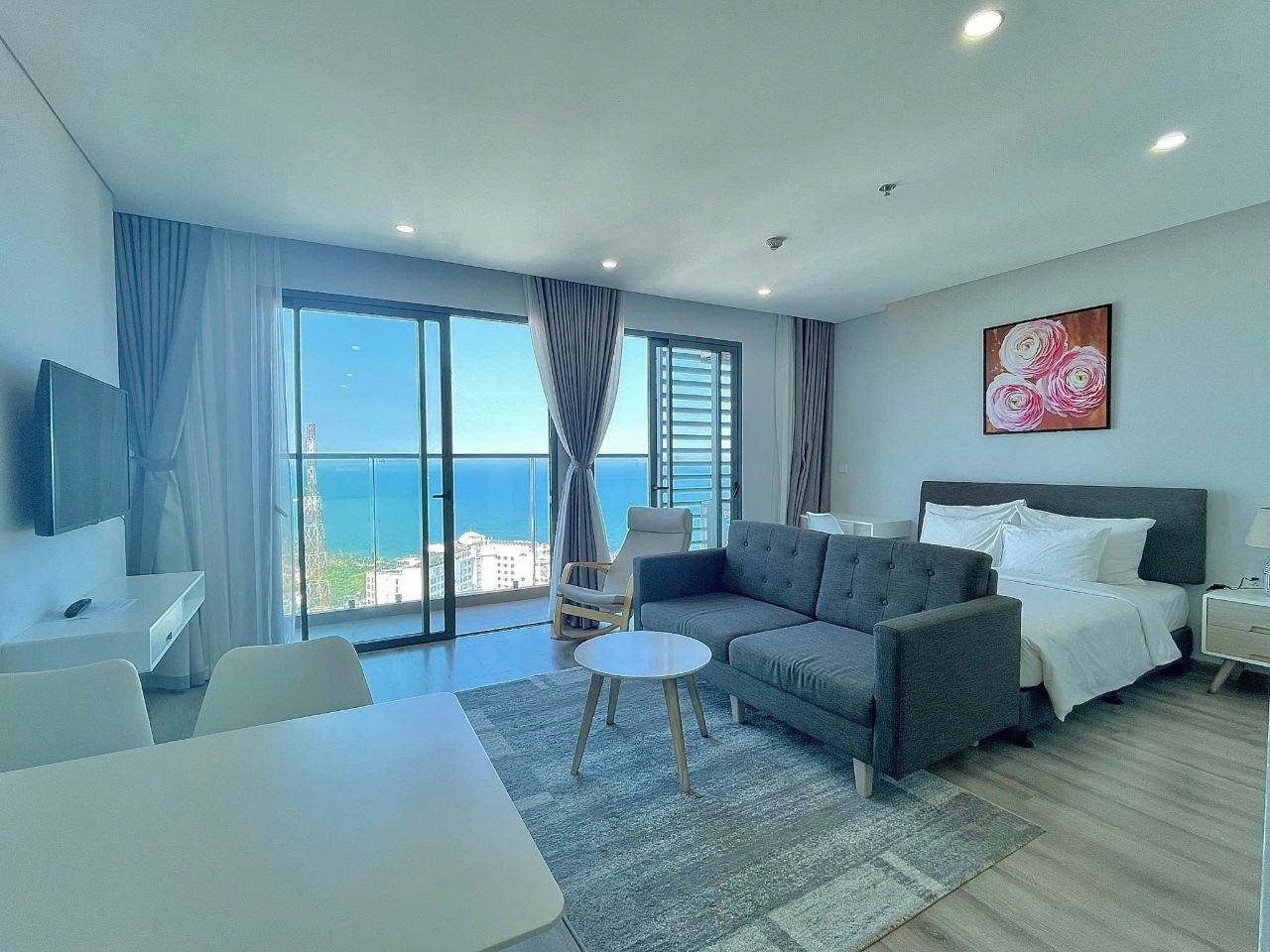 Studio apartment with sea view in Marina Suits complex, furnished, balcony, from 1 month rental