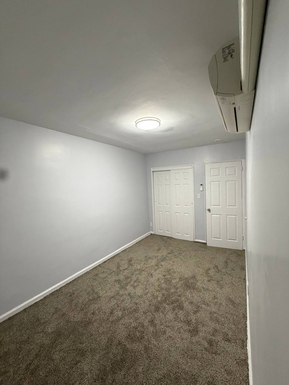 Clean furnished room in Brooklyn near 86th Street, $1300/month, shared kitchen and bathroom