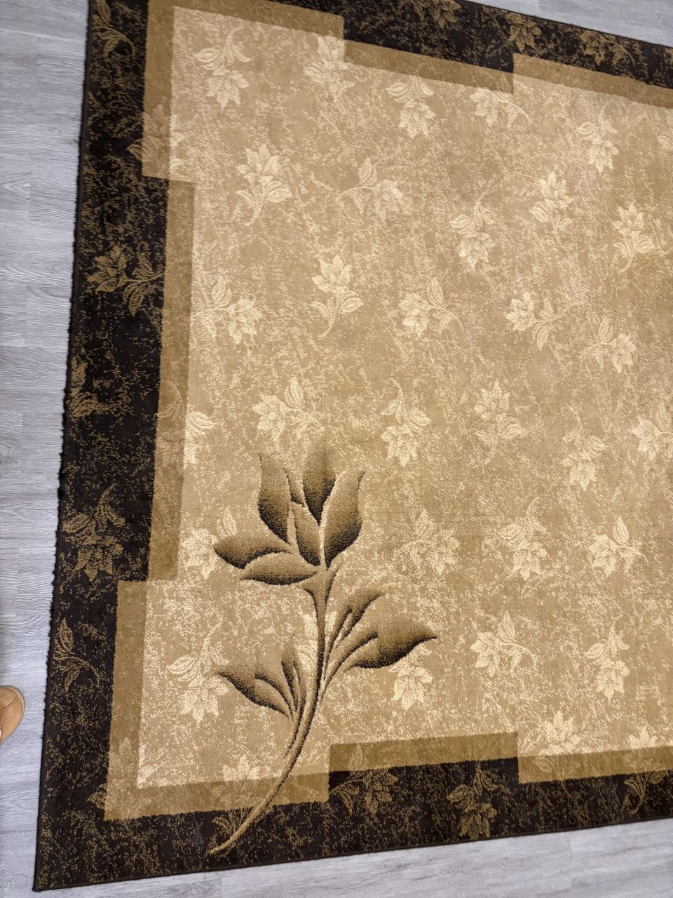 Used carpet for sale in excellent condition, less than 5 years old, self-pickup in Queens.