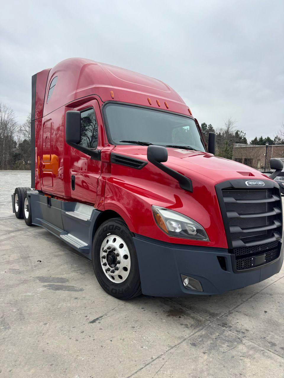 2023 Freightliner truck for owner-operator; drivers wanted with 2+ years CDL experience, $750/week, $15-20k down