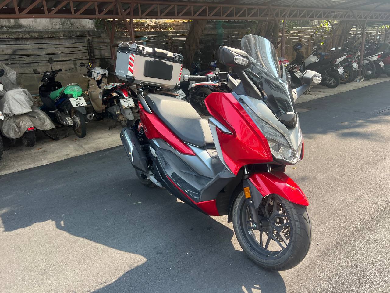 Аренда мотоциклов в Паттайе с летними скидками, Honda ADV350 от 8,500 батт/месяц.