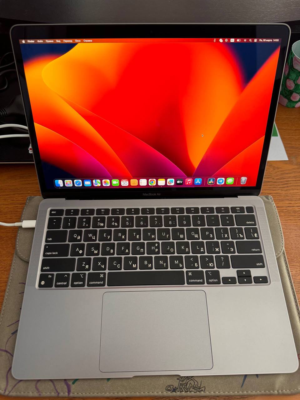 MacBook Air 13 M1 2020, хорошее состояние