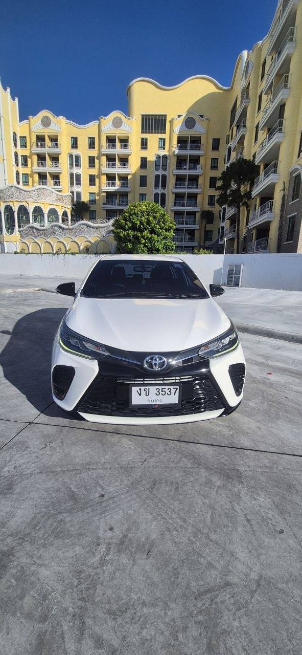 Продажа — Автомобиль Toyota Yaris 2022 года, пробег 57 000 км