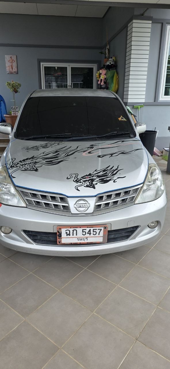 Nissan Tiida Latio 2010, 1.6 automatic, 154,348 km, new tires, well-maintained