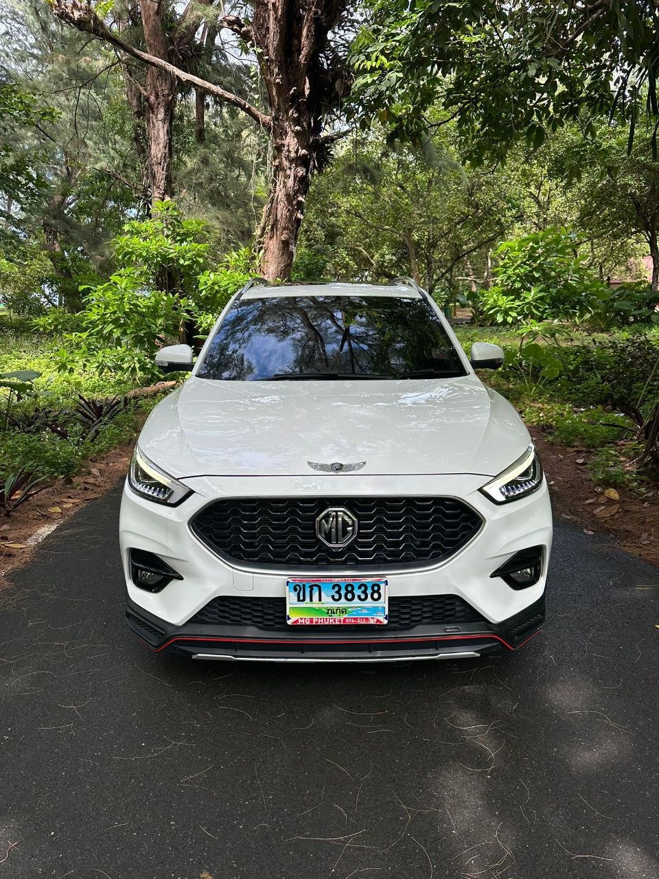 MG ZS 2024 максимальная комплектация, панорамная крыша, камера, голосовое управление, от 800 бат за 5 дней или 16000 бат в месяц