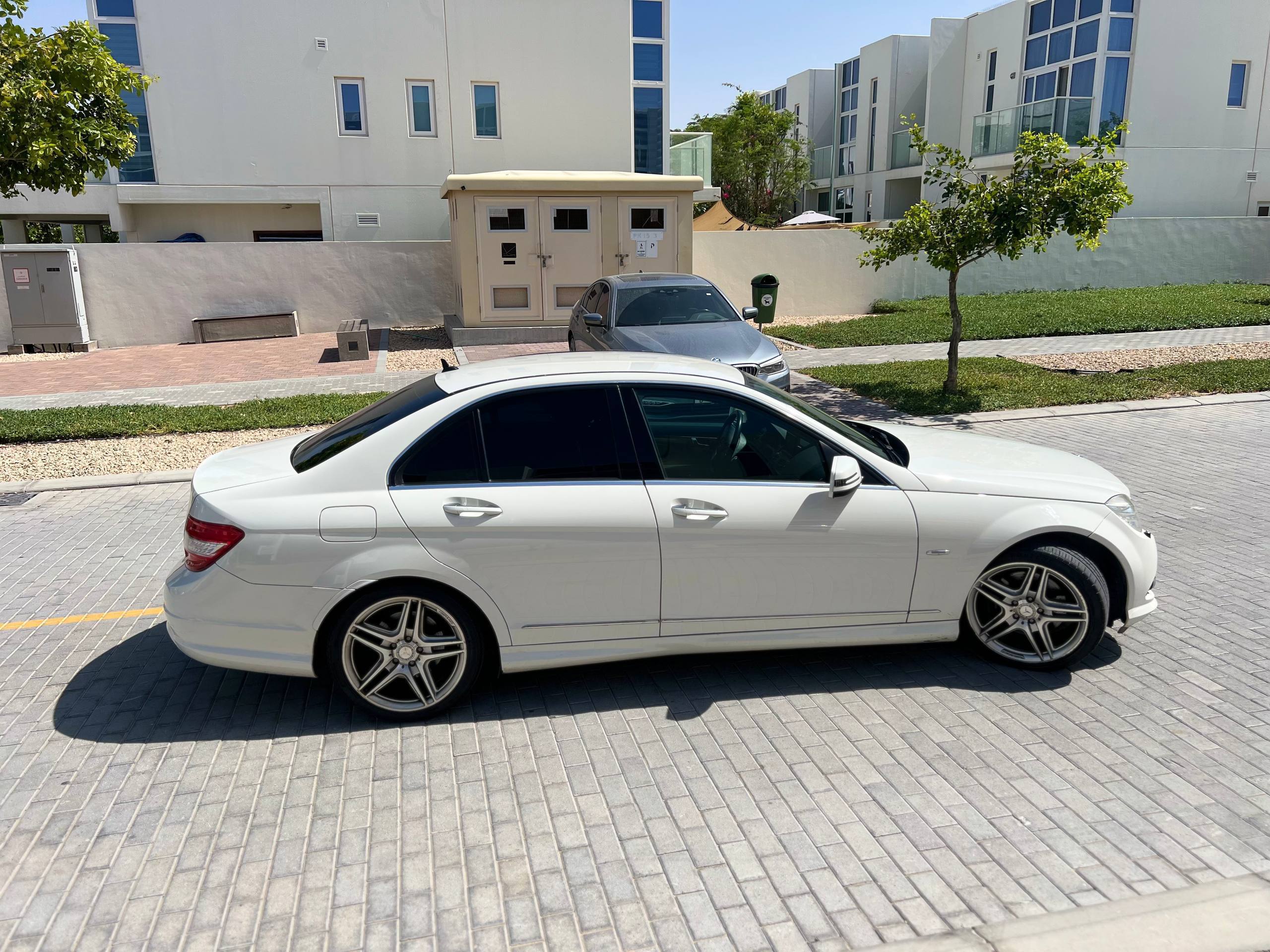 Mercedes-Benz C300 2010, 3.0 V6 автомат, пробег 128 583 км, хорошее состояние