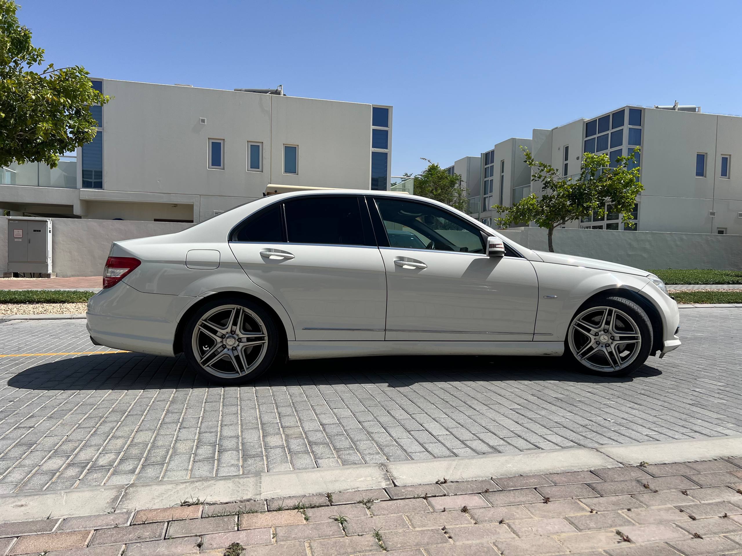 Продажа — Mercedes-Benz C300, 2010 год