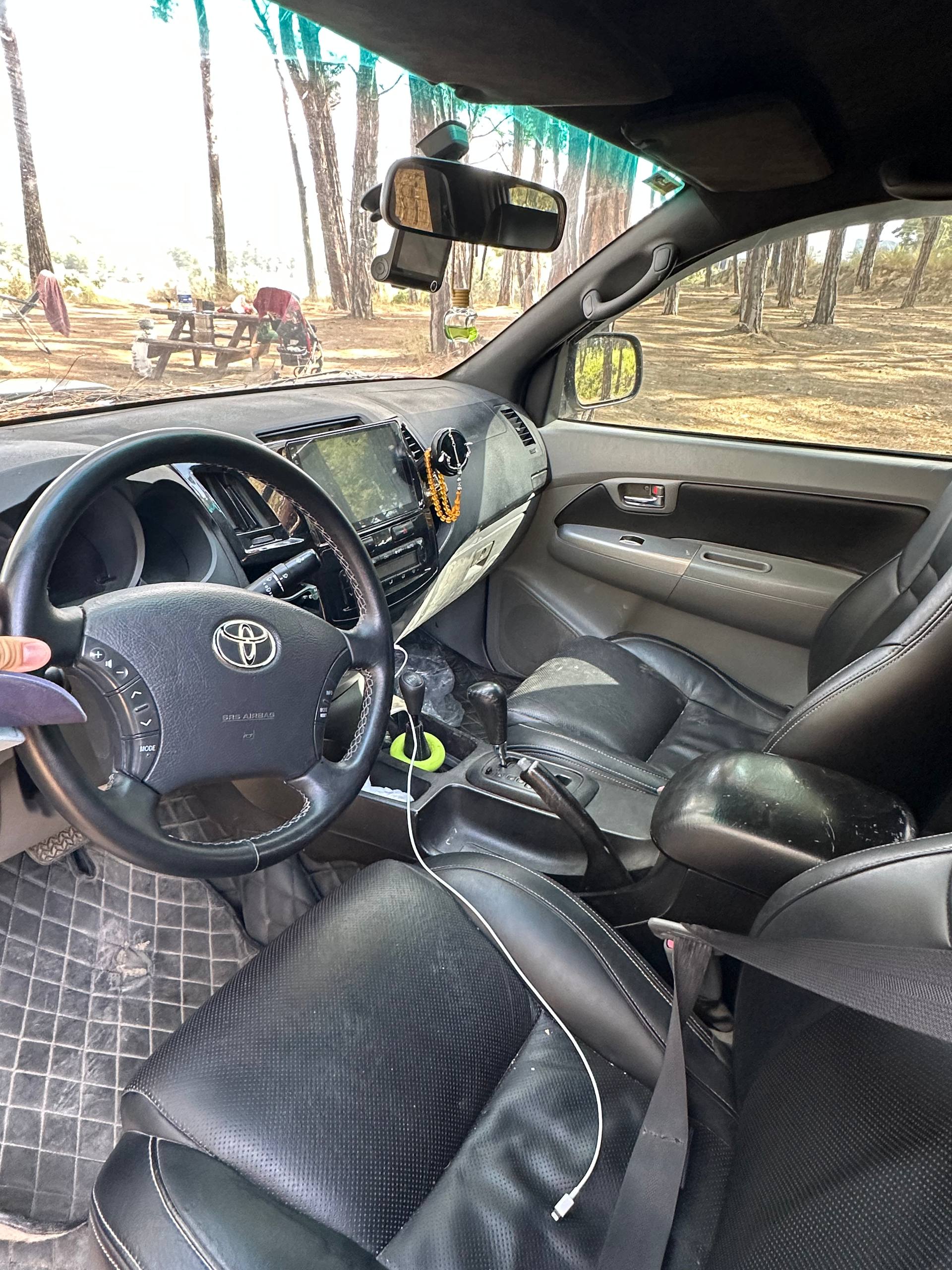 Продам Toyota Hilux 2010, 4x4, дизель 3л, в хорошем состоянии