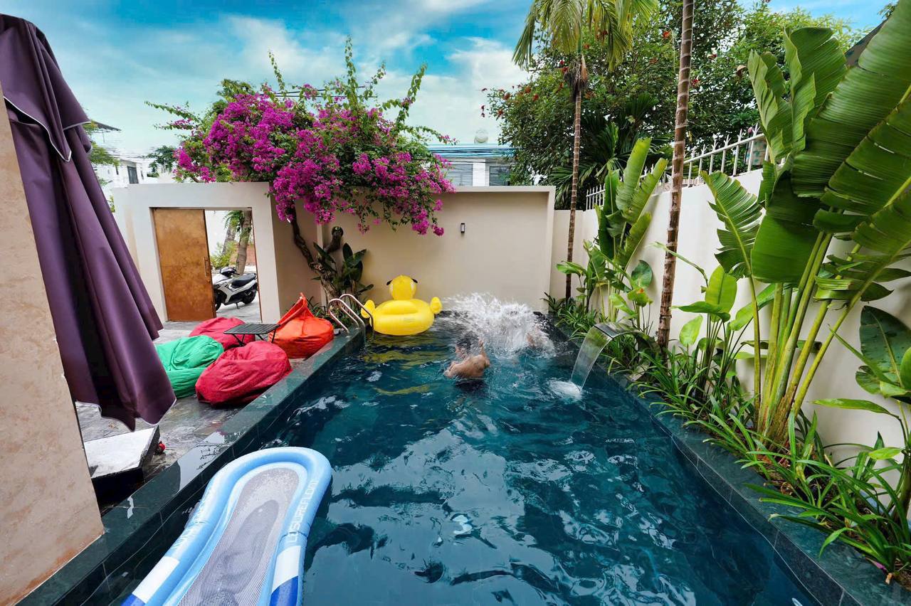 Luxurious 4-bedroom villa with karaoke room in Nam Viet A Area