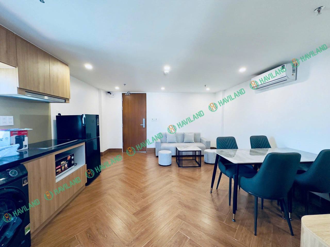 High-end 1-bedroom apartment with balcony in My An