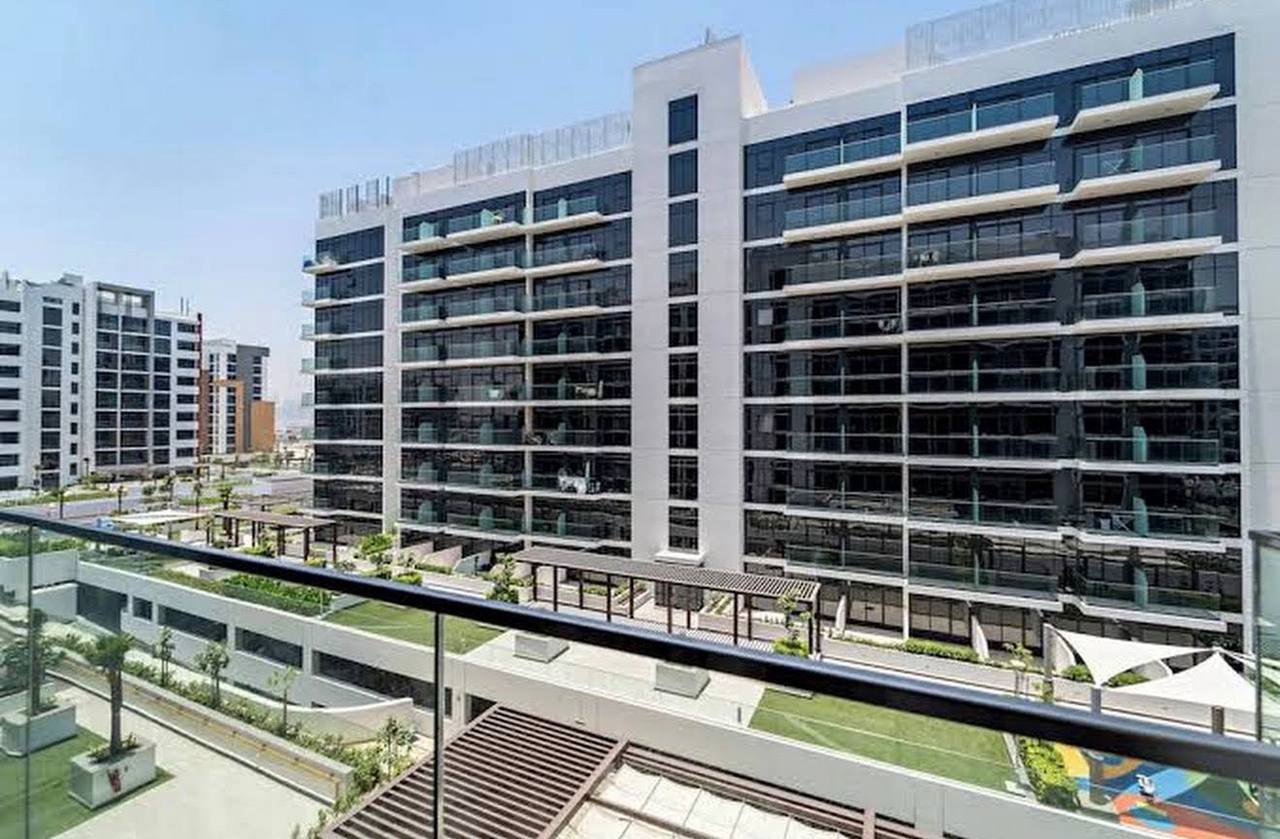 Unfurnished studio Azizi Riviera, Дубай, 50000 AED в год (4160 AED/месяц в 12 платежей)