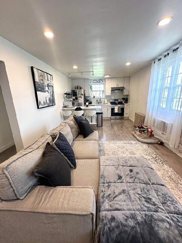Rent renovated 2 Beds 1 Bath top floor apartment in Oakland Gardens, NY